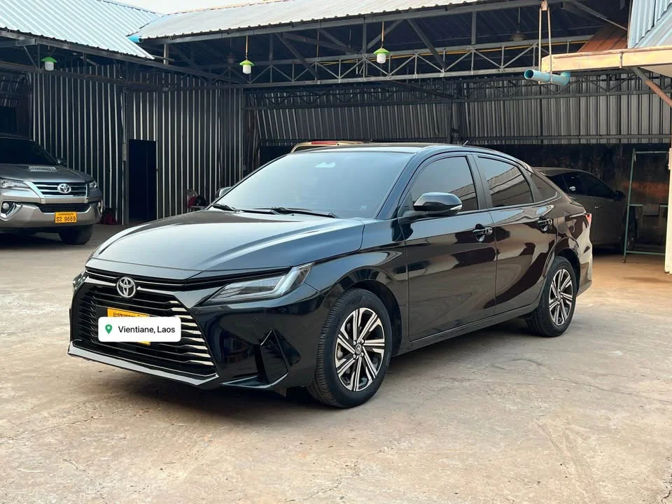 2022 Toyota Yaris ATIV IV 3