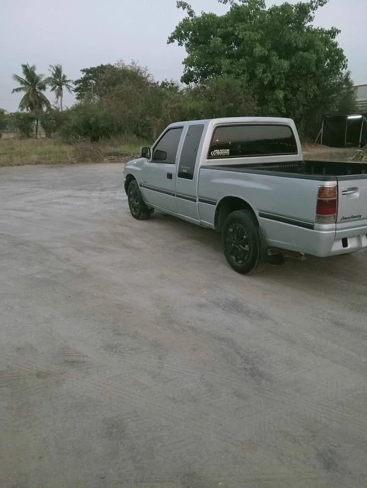 1996 Isuzu TFR III 3