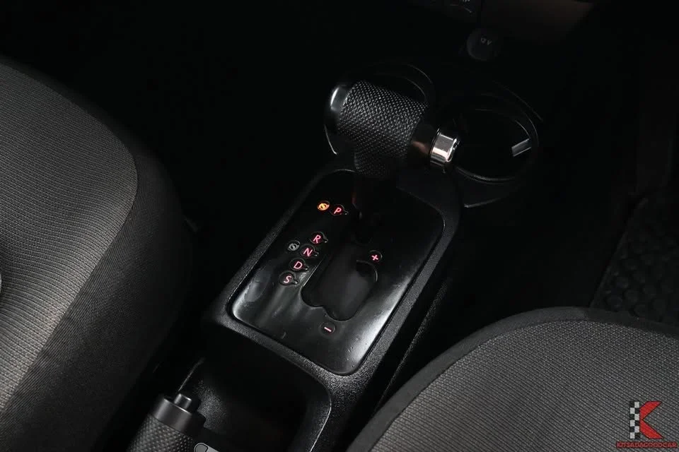 2010 Volkswagen New Beetle 3