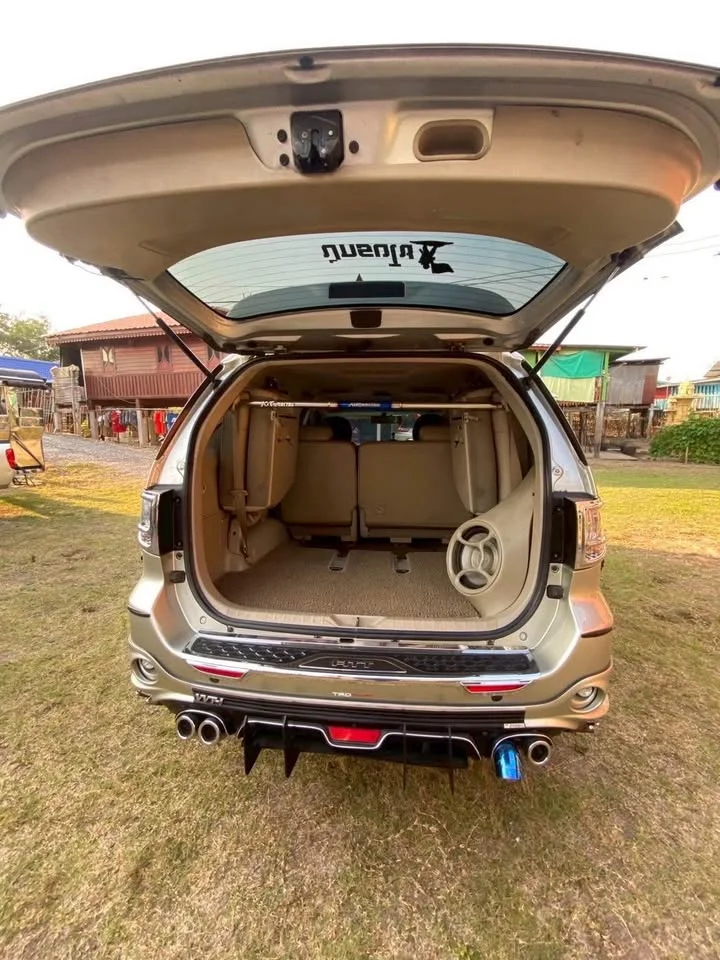 2003 Toyota Fortuner I 3