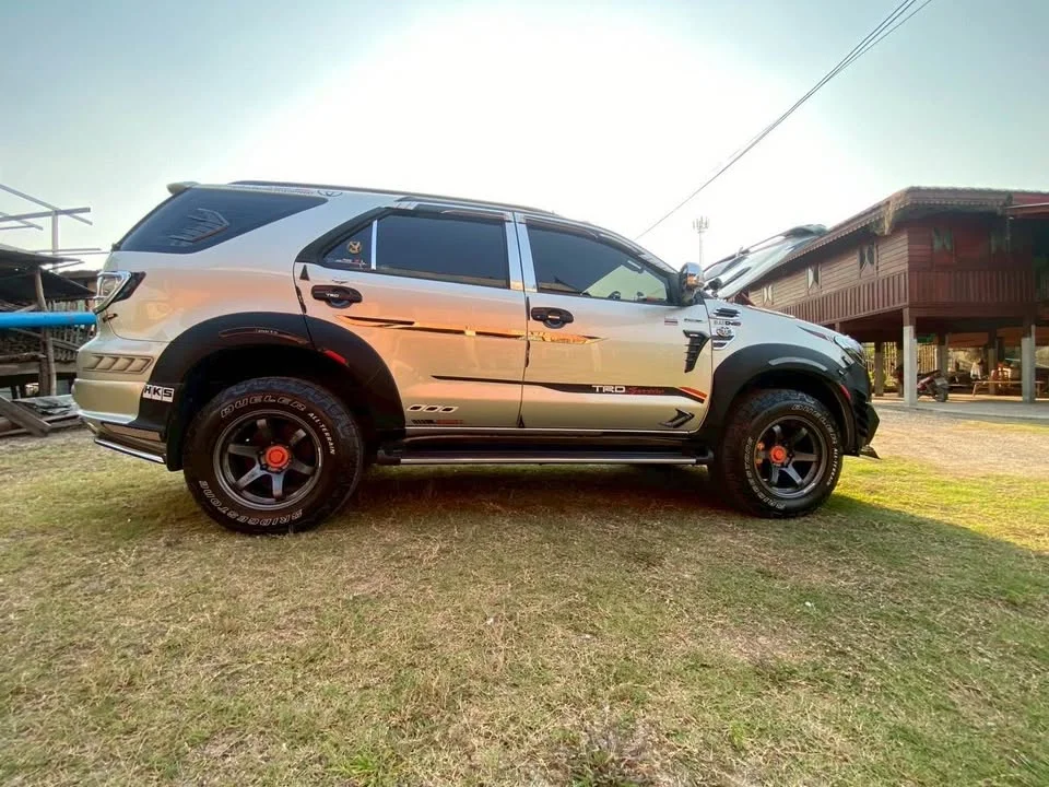 2003 Toyota Fortuner I 2