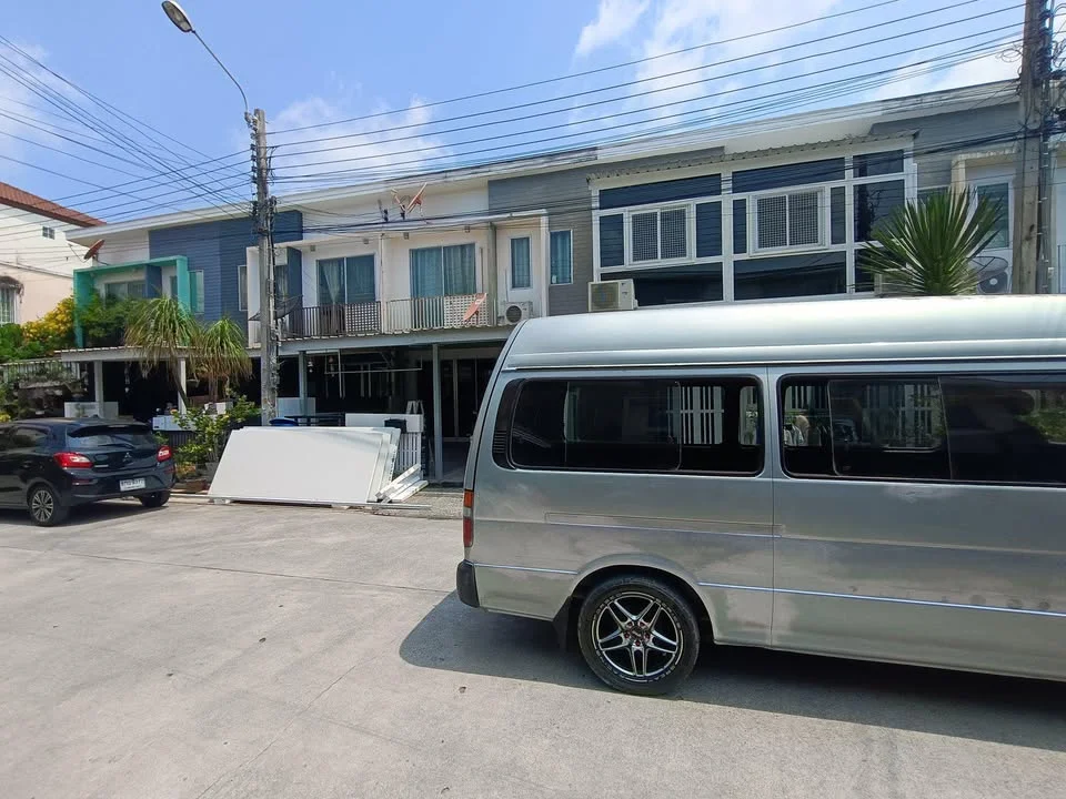 2004 Toyota Commuter IV (H100) 3