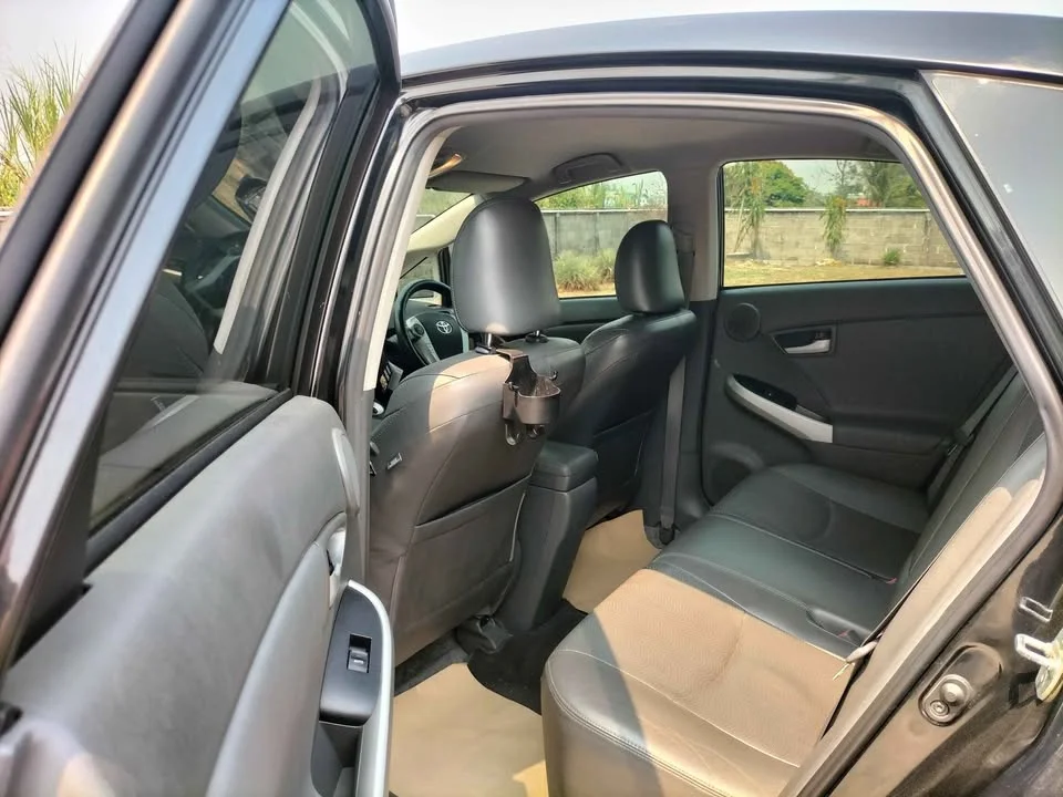2011 Toyota Prius III 3