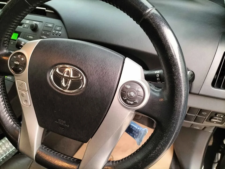 2011 Toyota Prius III 2