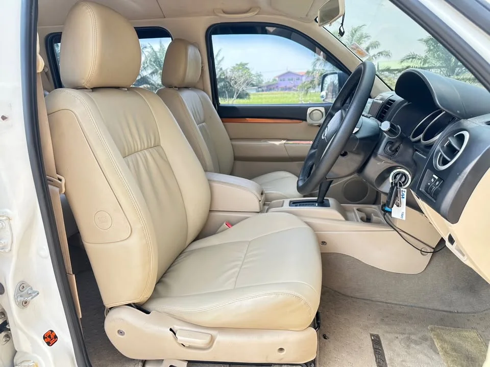 2010 Ford Everest I 3