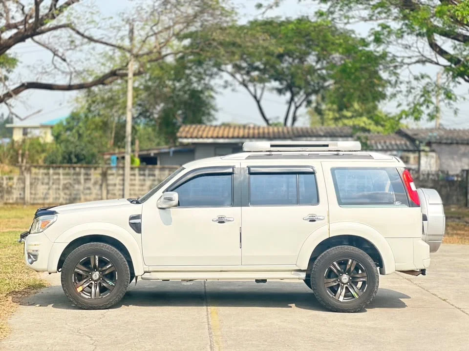 2010 Ford Everest I 2