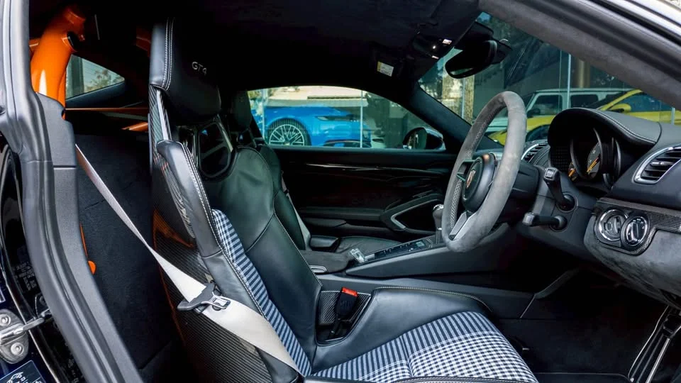 2016 Porsche Boxster and Cayman III 3