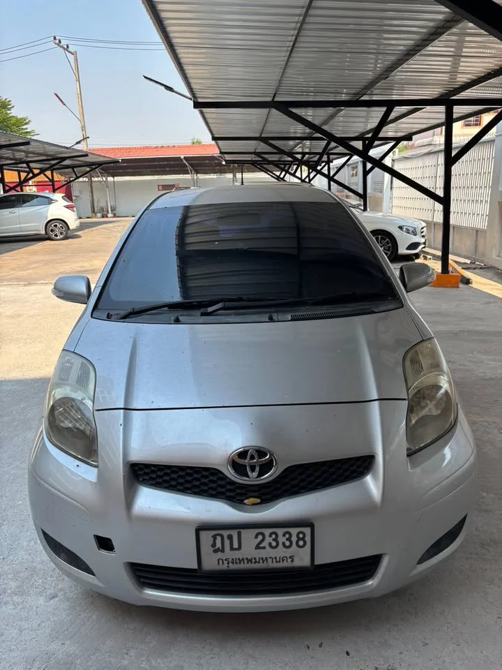 2010 Toyota Yaris II 2