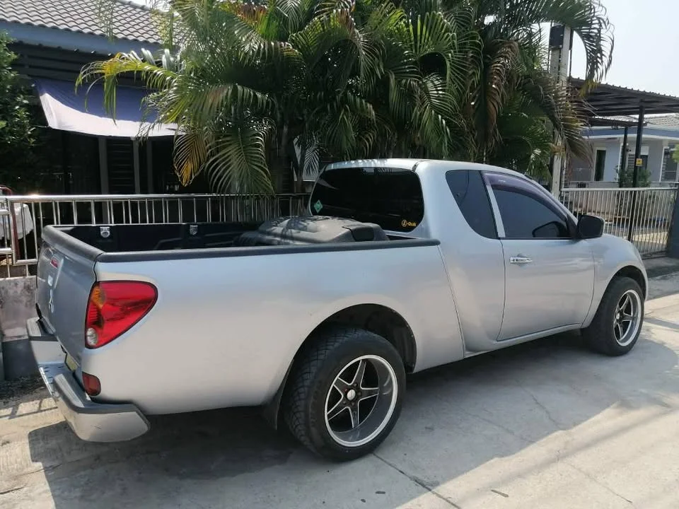 2012 Mitsubishi Triton IV 3