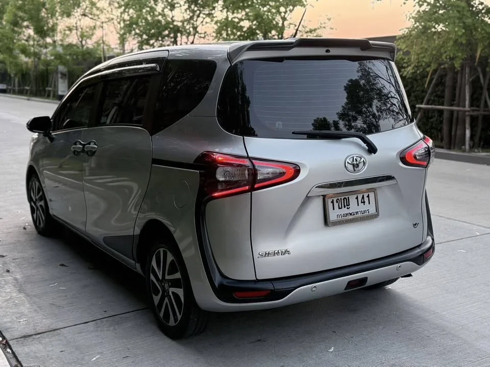 2020 Toyota Sienta II 3