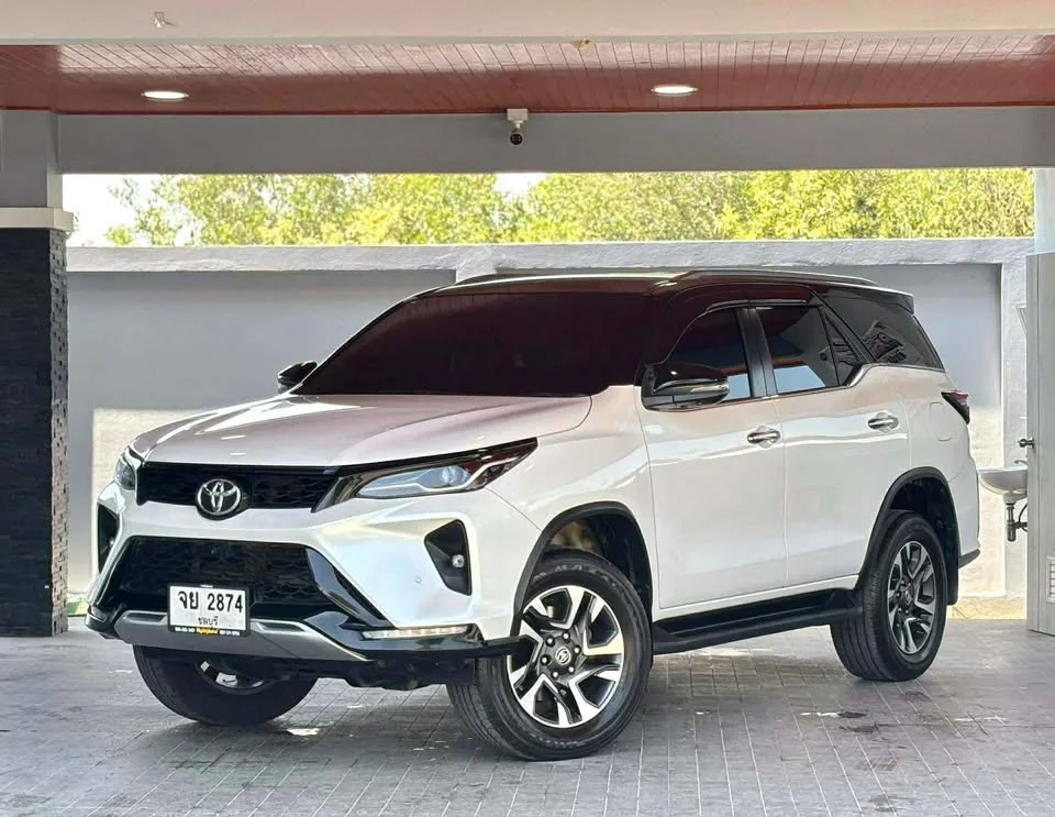 2023 Toyota Fortuner II 3