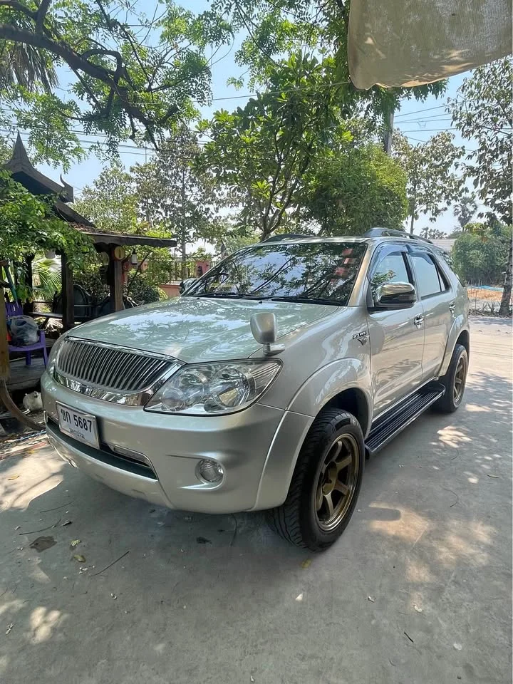 2005 Toyota Fortuner I 3