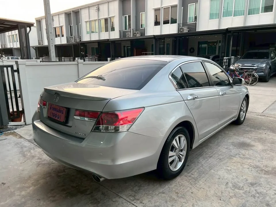 2011 Honda Accord VIII 2