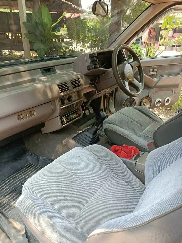 1996 Isuzu TFR III 3