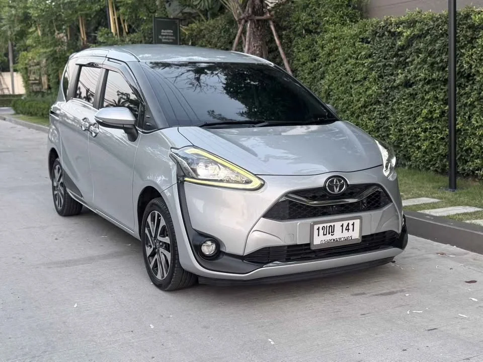 2020 Toyota Sienta II 2