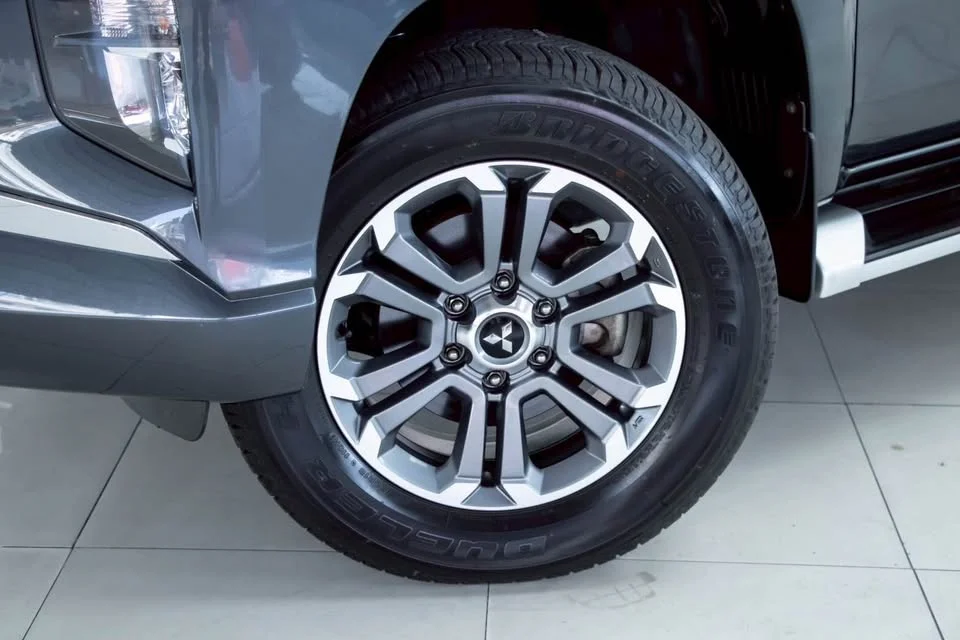 2021 Mitsubishi Triton V 3