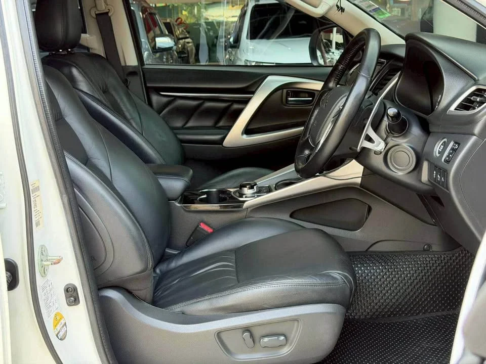 2015 Mitsubishi Pajero Sport III 2