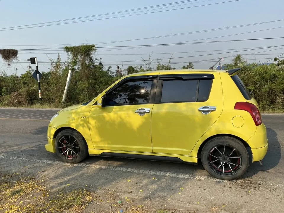 2005 Suzuki Swift I 3