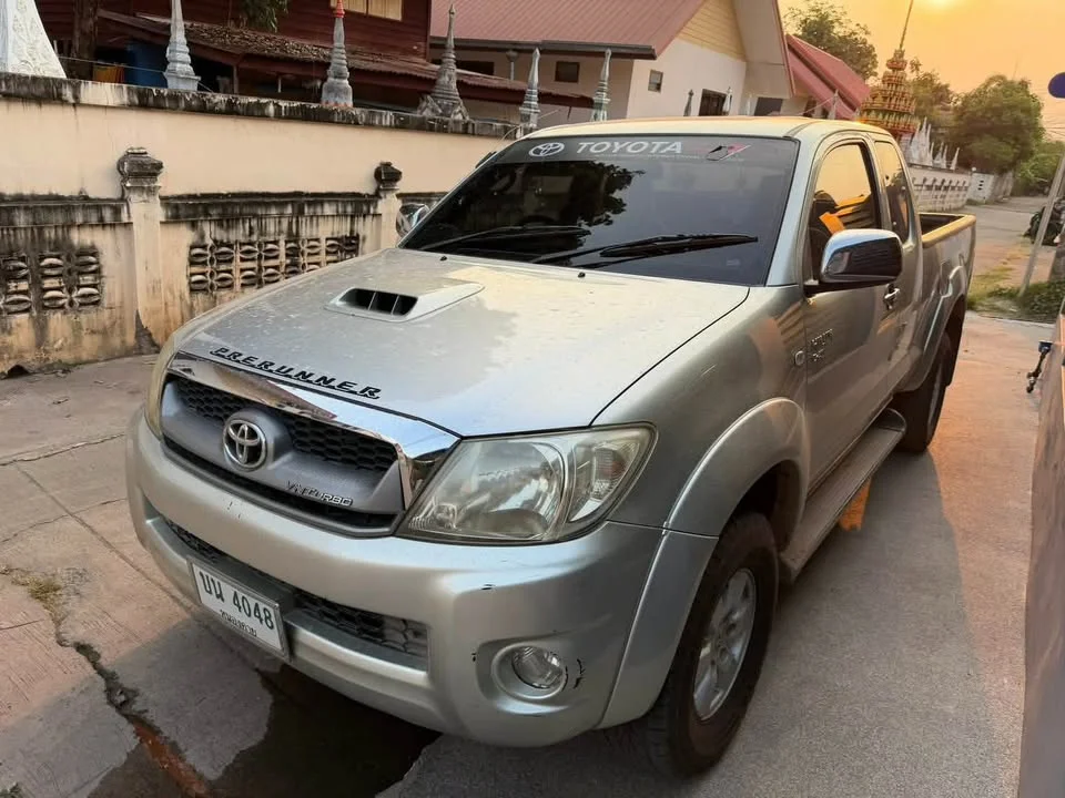 2010 Toyota Hilux VII 2