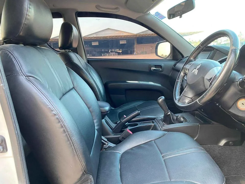 2015 Mitsubishi Triton IV 3