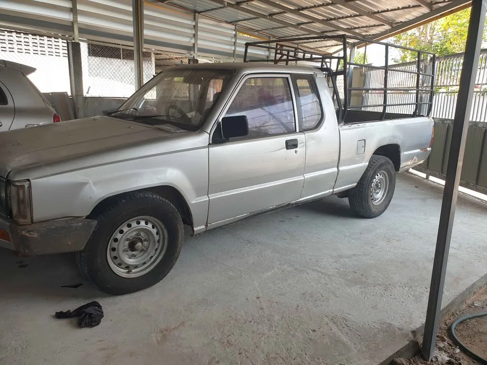 1995 Mitsubishi Triton II 3