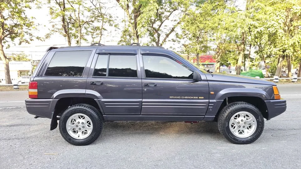 1996 Jeep Grand Cherokee ZJ 2
