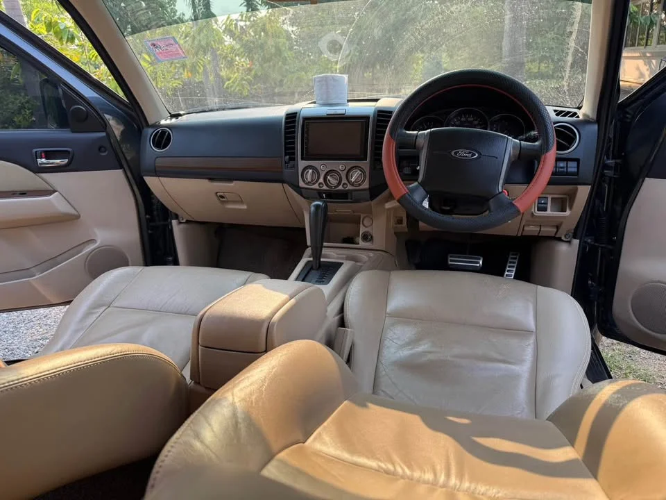 2012 Ford Everest I 3