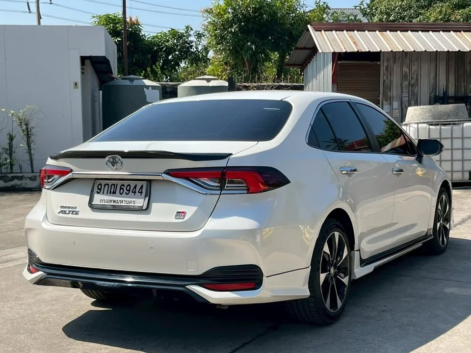 2019 Toyota Corolla Altis XII (E210) 3