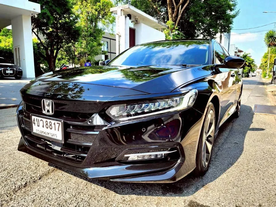 2020 Honda Accord X 2