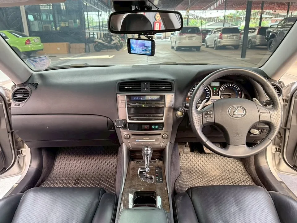 2010 Lexus IS II 2