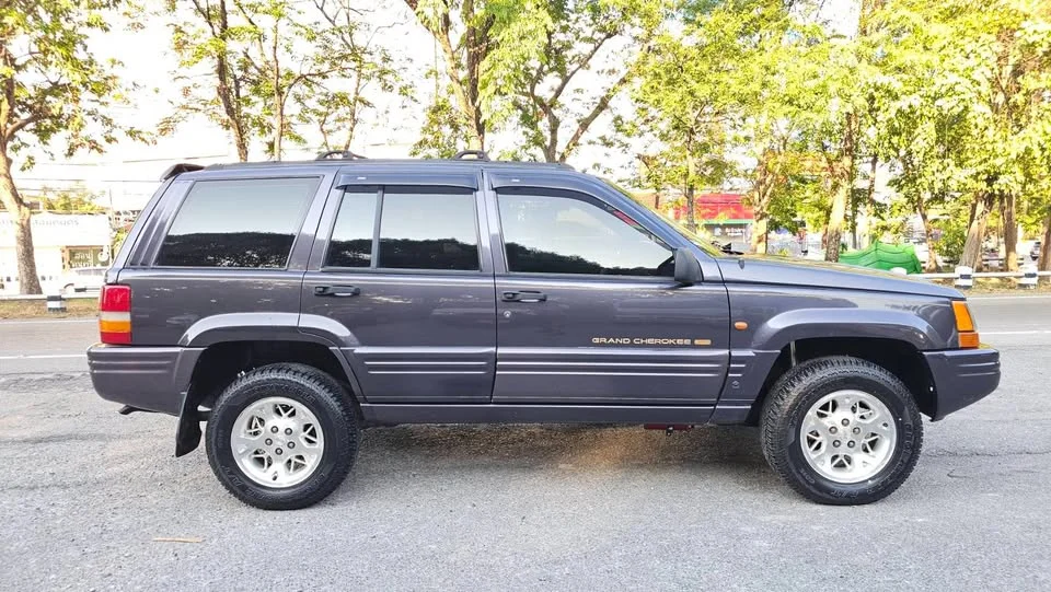 1996 Jeep Grand Cherokee ZJ 2