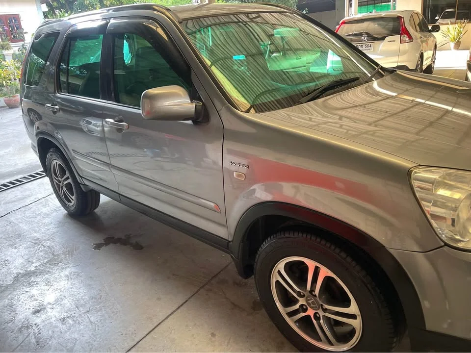2004 Honda CR-V II 3