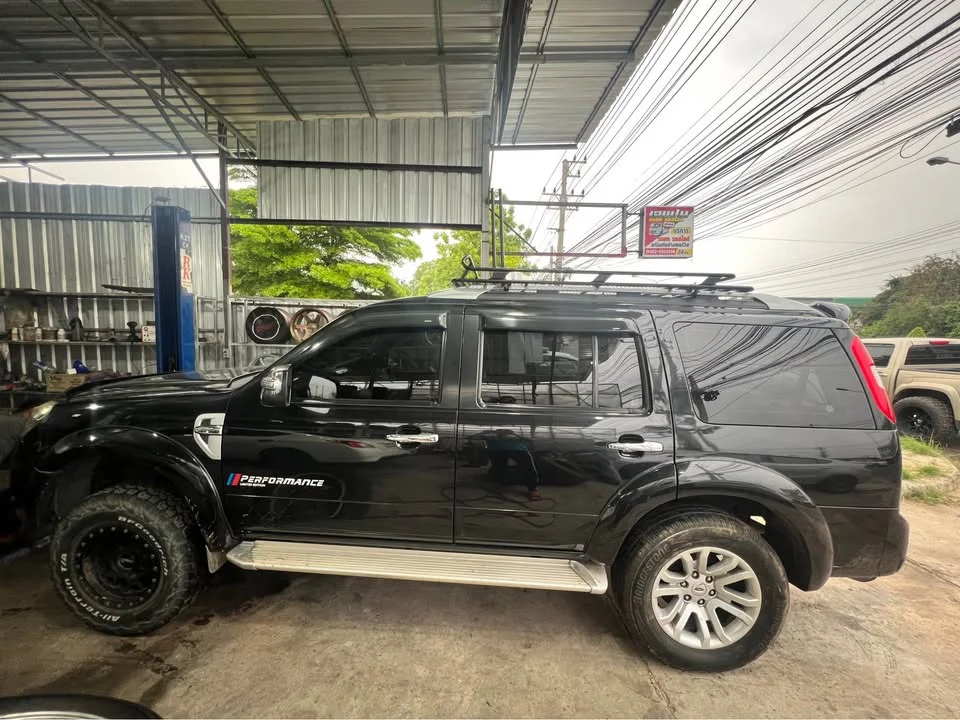 2013 Ford Everest I 2
