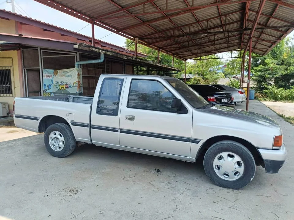1995 Isuzu TFR III 3