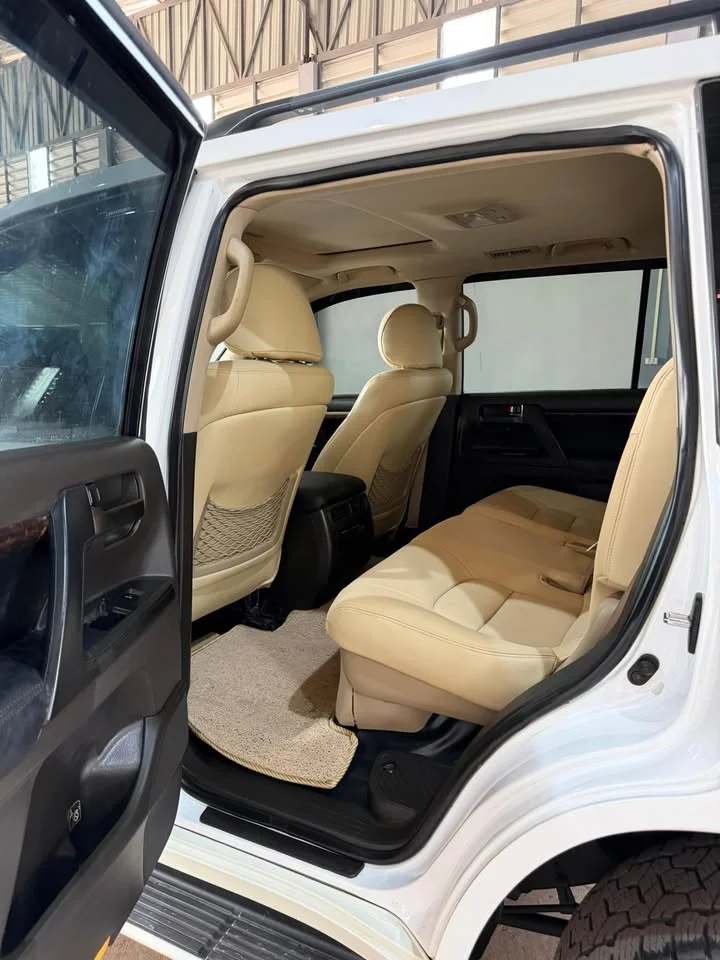 2010 Toyota Land Cruiser J300 3