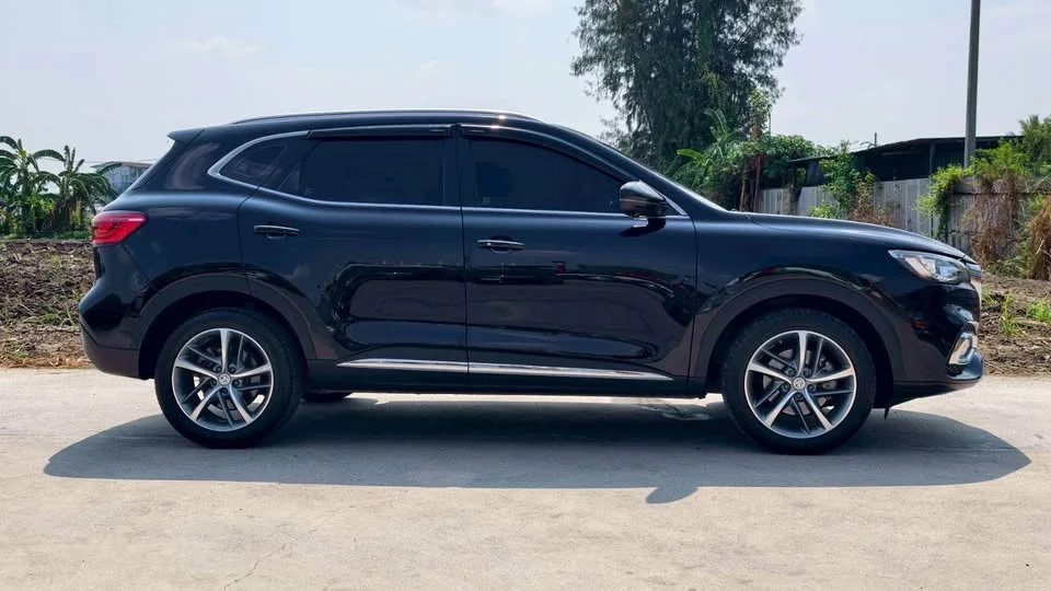 2019 MG HS 3