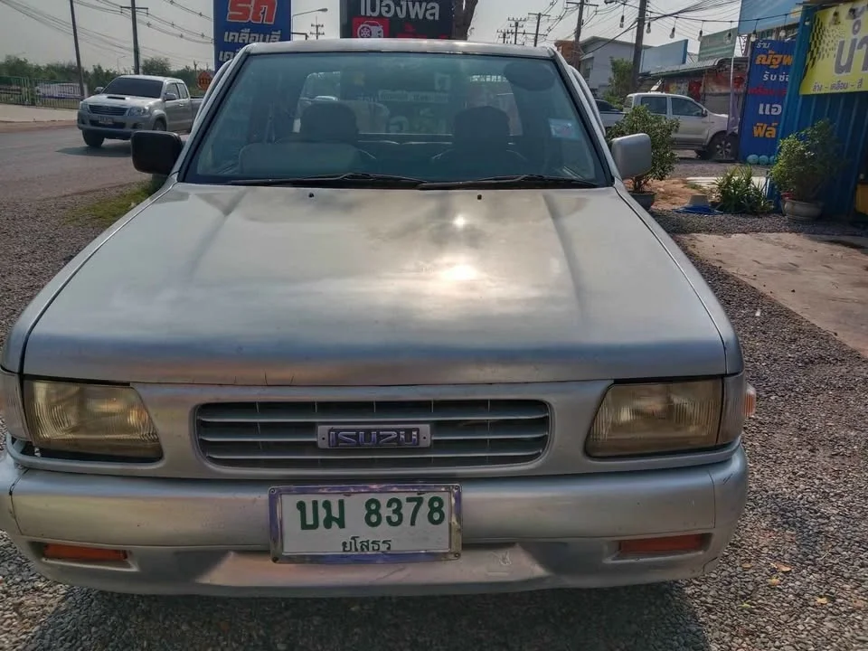 1996 Isuzu TFR III 3