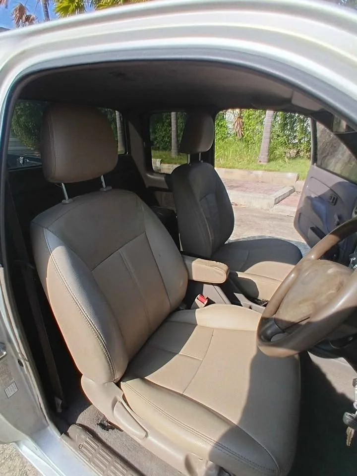 2003 Toyota Hilux Tiger VI 3