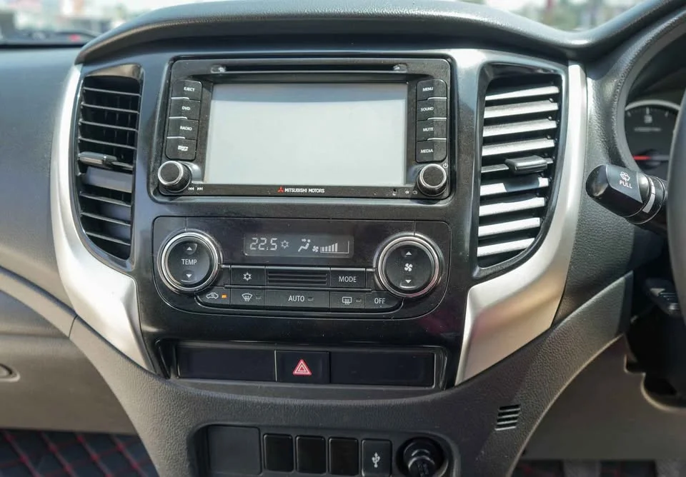 2016 Mitsubishi Triton V 3