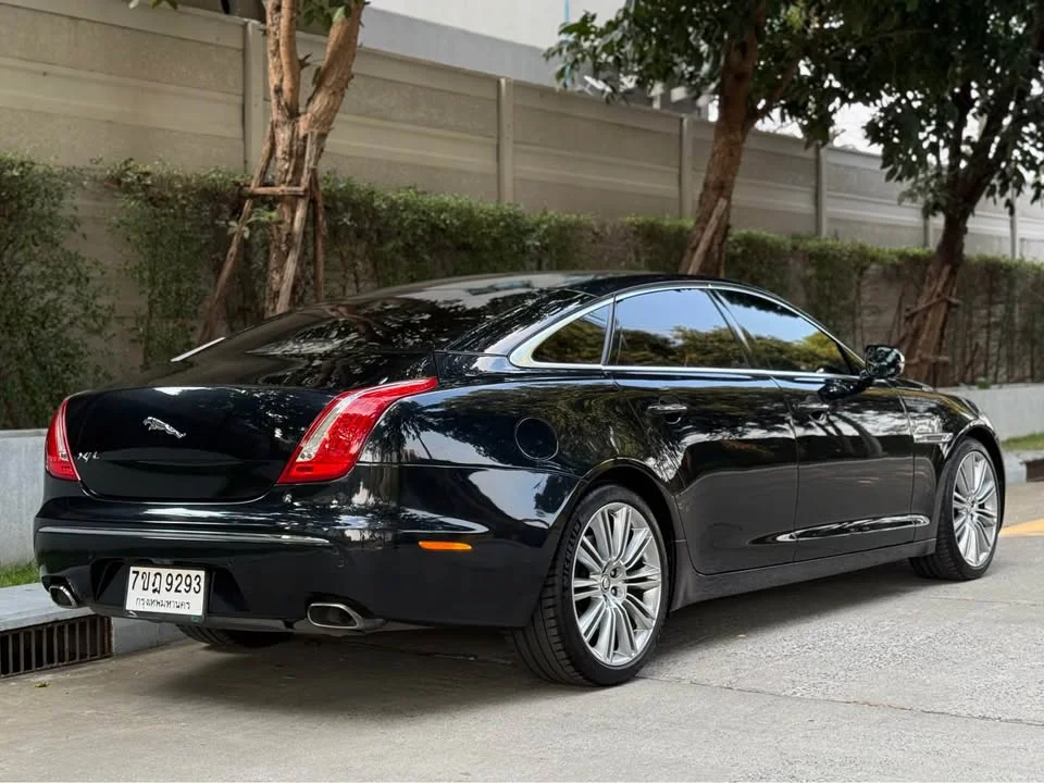 2011 Jaguar XJ X351 2