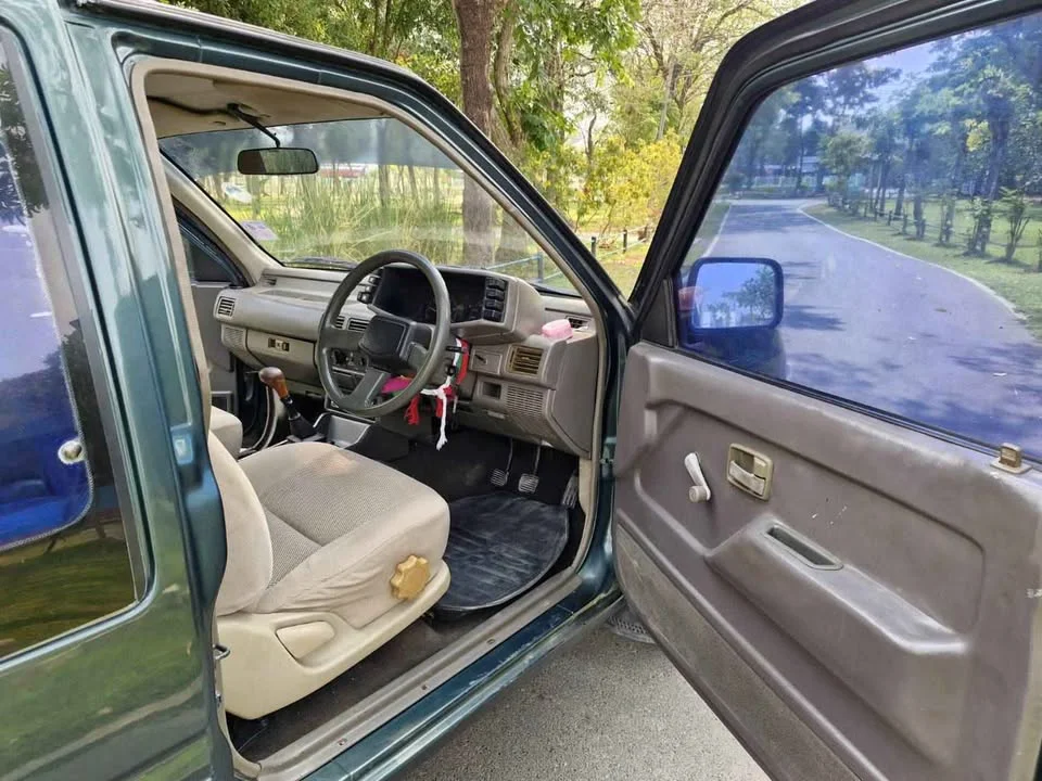 1994 Isuzu TFR III 3