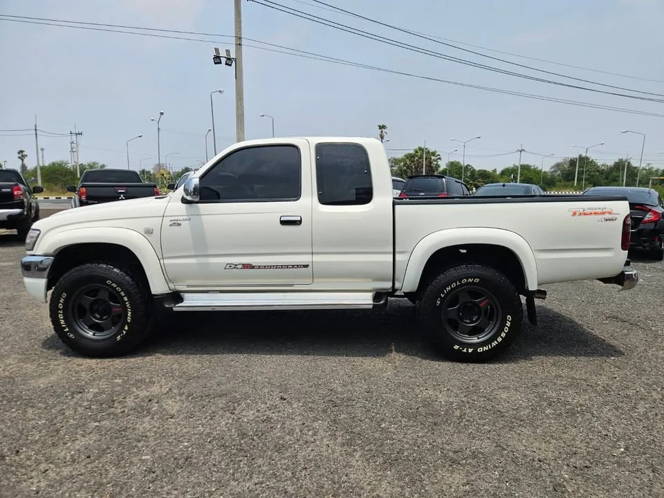 2003 Toyota Hilux Tiger VI 2