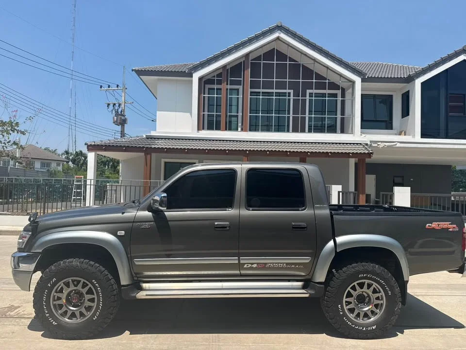 2004 Toyota Hilux Tiger VI 2