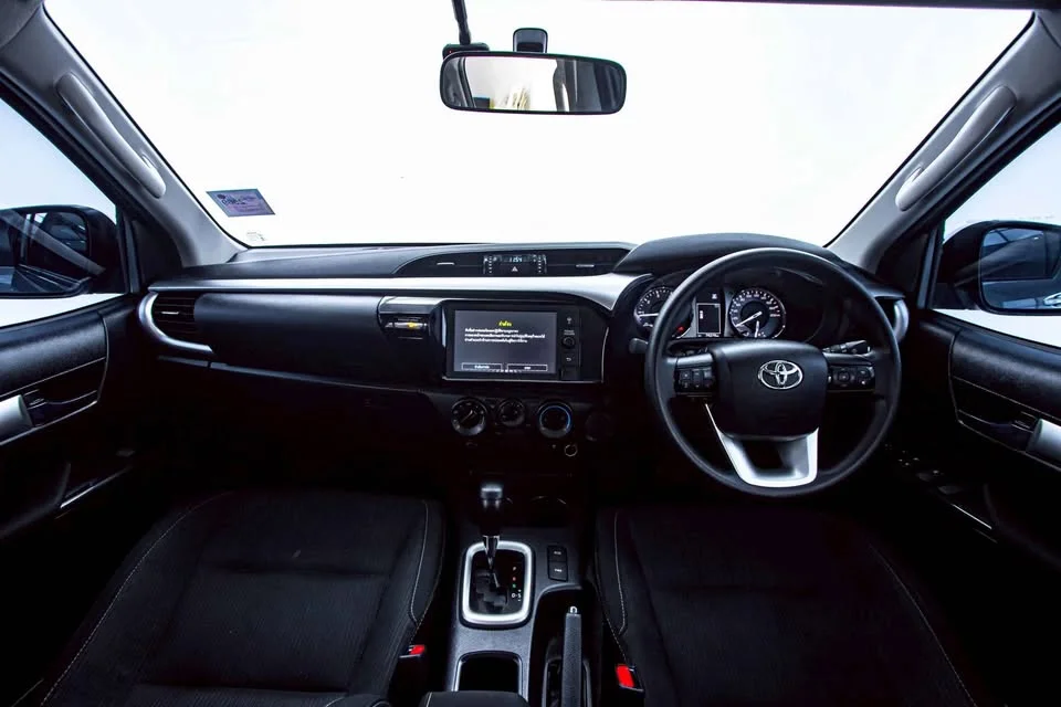 2023 Toyota Hilux VIII 2