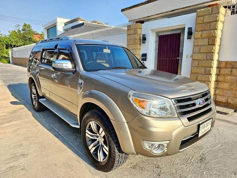 2012 Ford Everest I 3