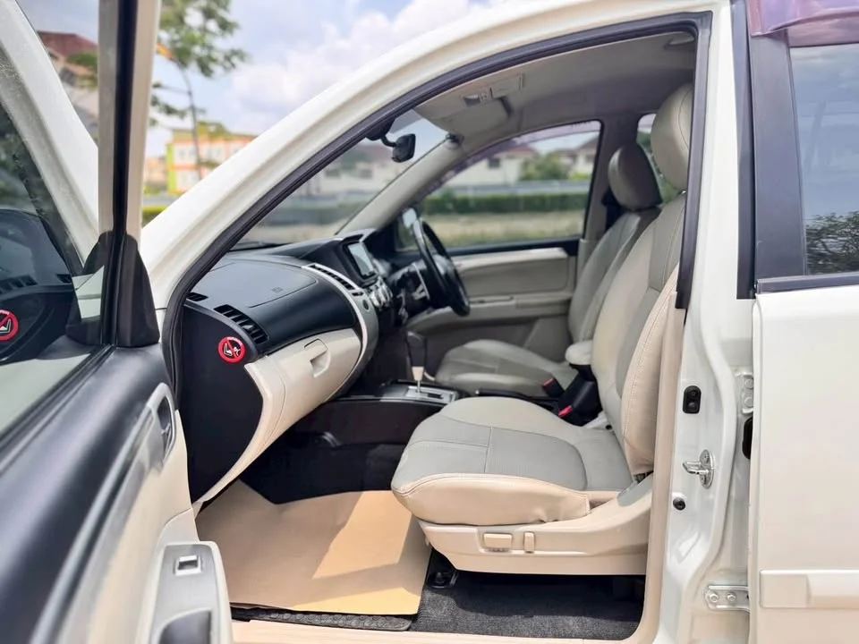 2013 Mitsubishi Pajero Sport II 2