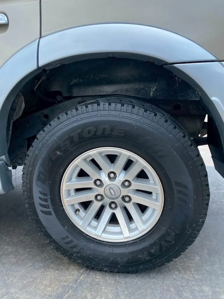 2004 Ford Everest I 2