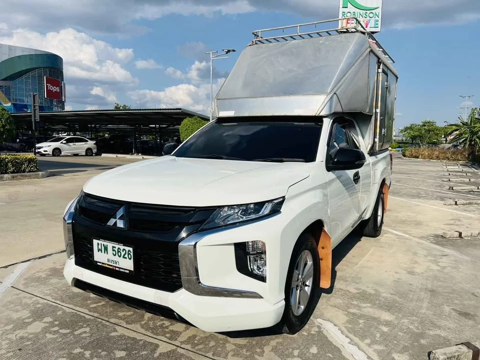 2023 Mitsubishi Triton V 2