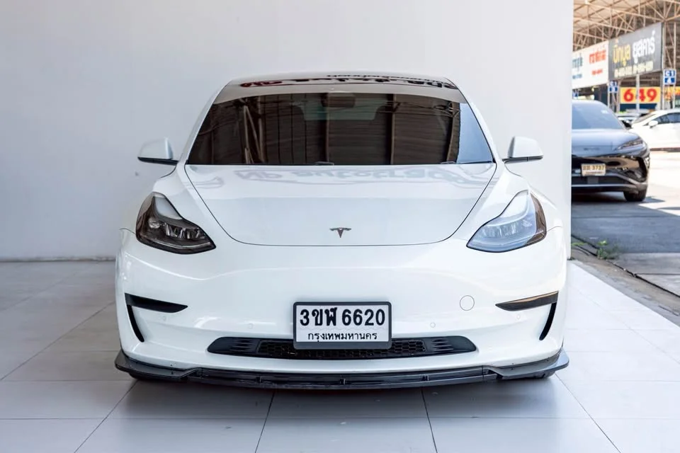 2023 Tesla Model 3 2