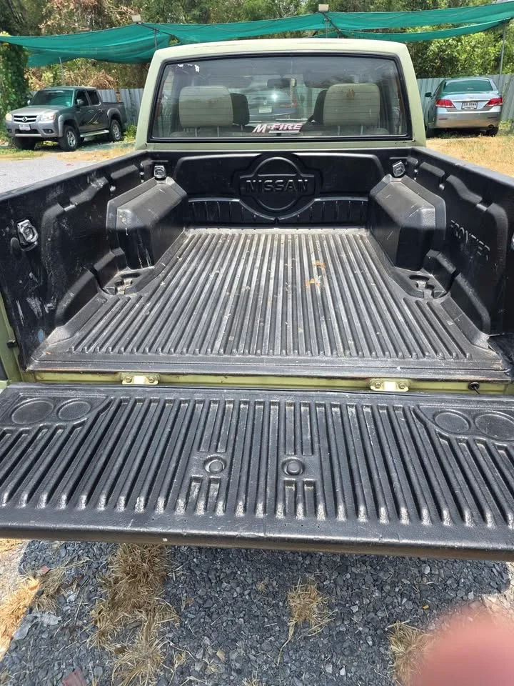 2004 Nissan Frontier I 2